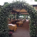 Ristorante Vecchia Riva מלון וארסה