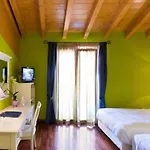 מלון Ristorante Vecchia Riva 3*