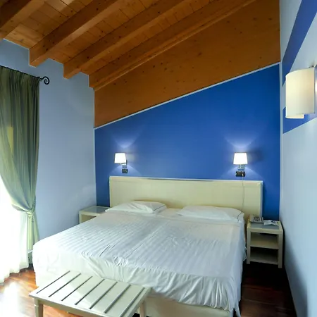 Ristorante Vecchia Riva 3* فاريسّي