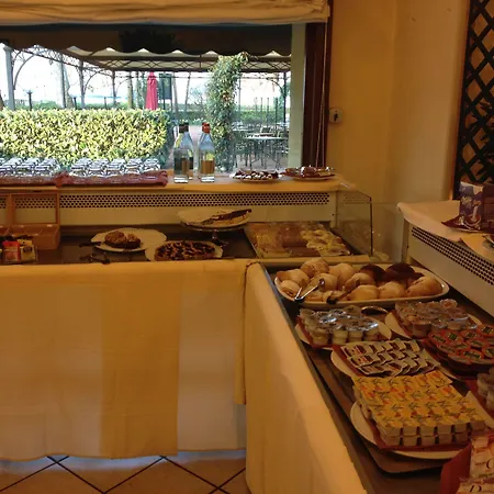 فندق Ristorante Vecchia Riva فاريسّي