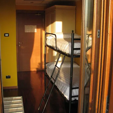 Hotel Ristorante Vecchia Riva 3*