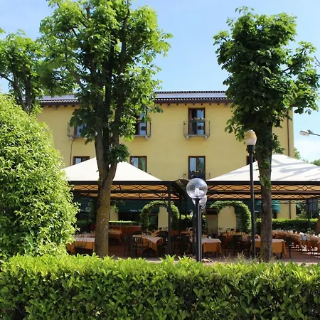 Hotel Ristorante Vecchia Riva Hotel 3*