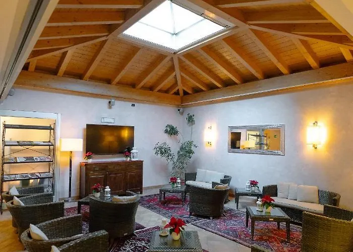 فندق Ristorante Vecchia Riva فاريسّي
