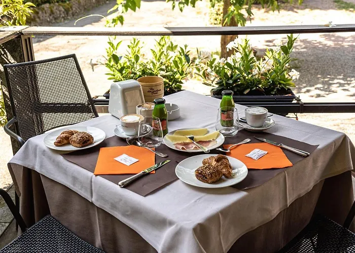 Ristorante Vecchia Riva 3* فاريسّي