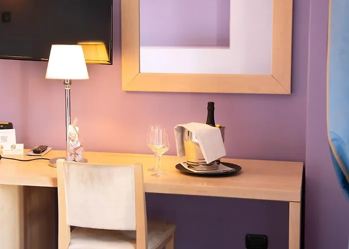 فندق Ristorante Vecchia Riva 3*