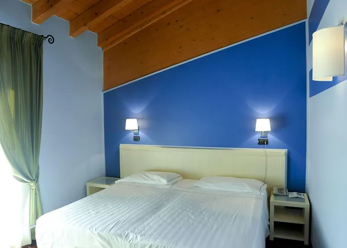 Ristorante Vecchia Riva 3* فاريسّي