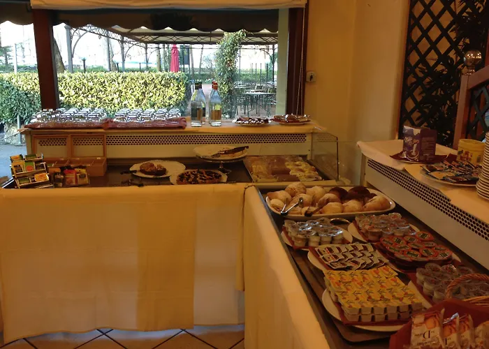 فندق Ristorante Vecchia Riva فاريسّي