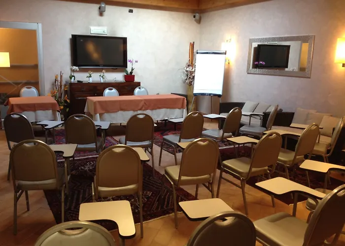 فندق Ristorante Vecchia Riva 3*