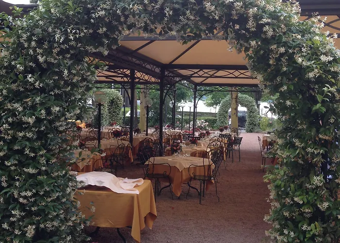 Ristorante Vecchia Riva فندق فاريسّي