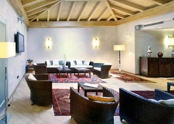 فندق Ristorante Vecchia Riva فاريسّي