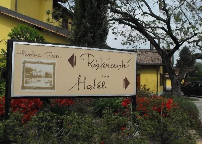 فندق Ristorante Vecchia Riva